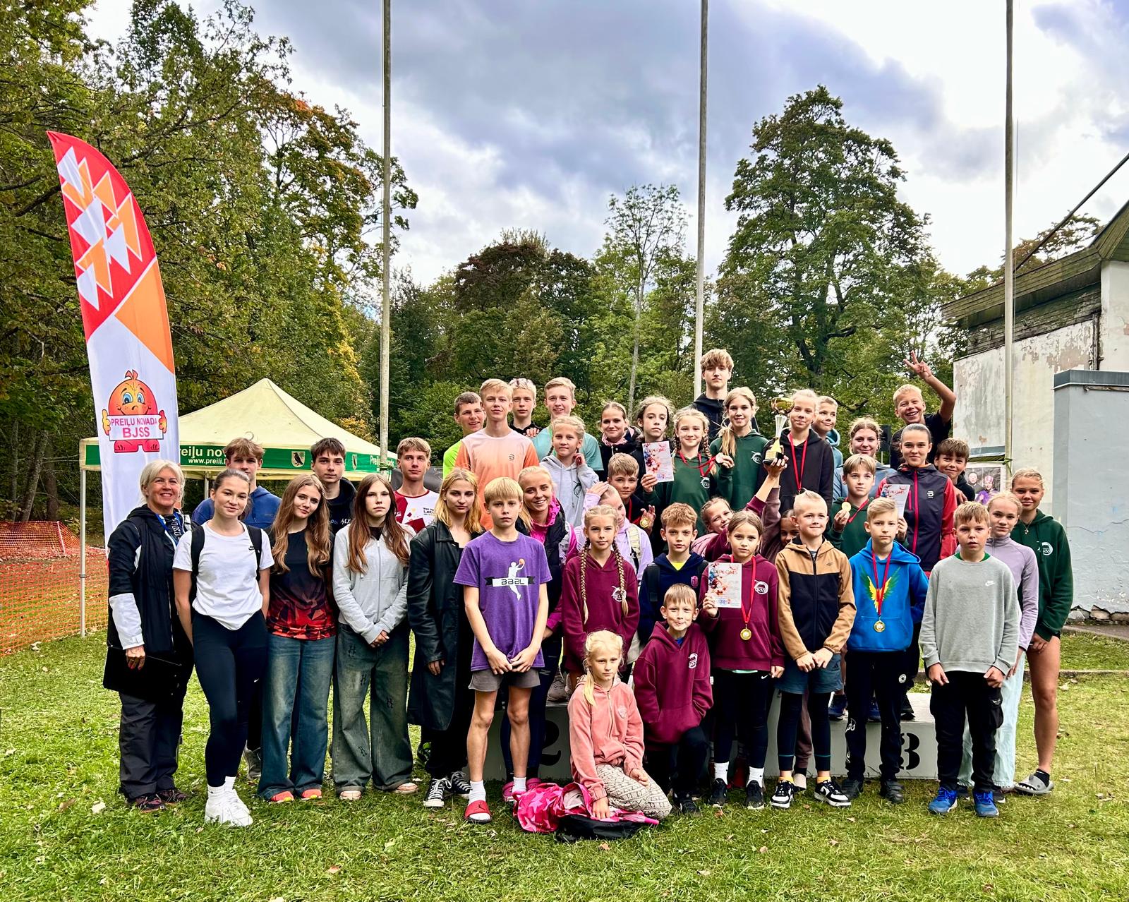 Latvijas skolu 78. spartakiādē krosa stafetēs Preiļos