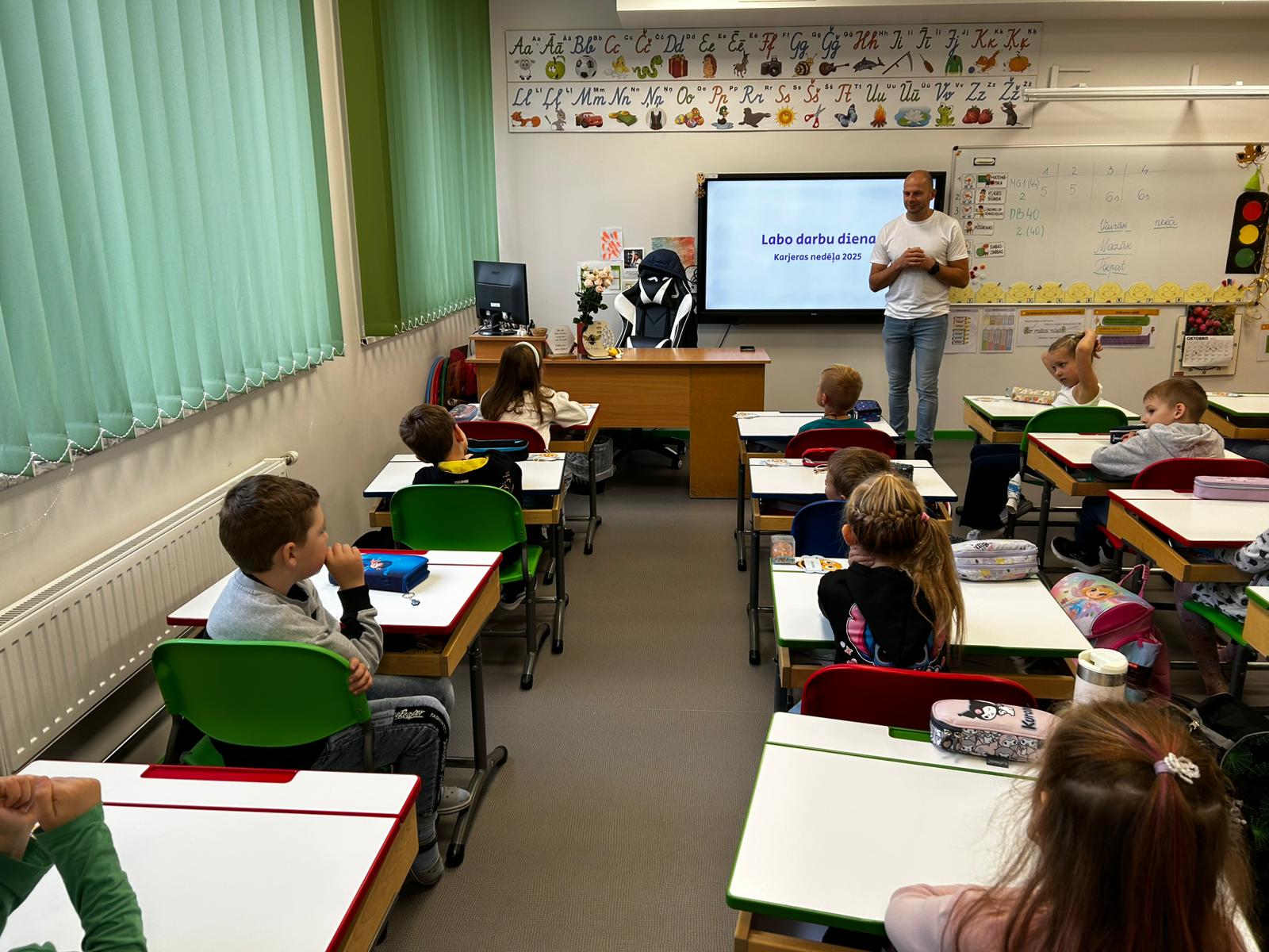 Pie 1.b klases ciemojas Intars Reimandovs