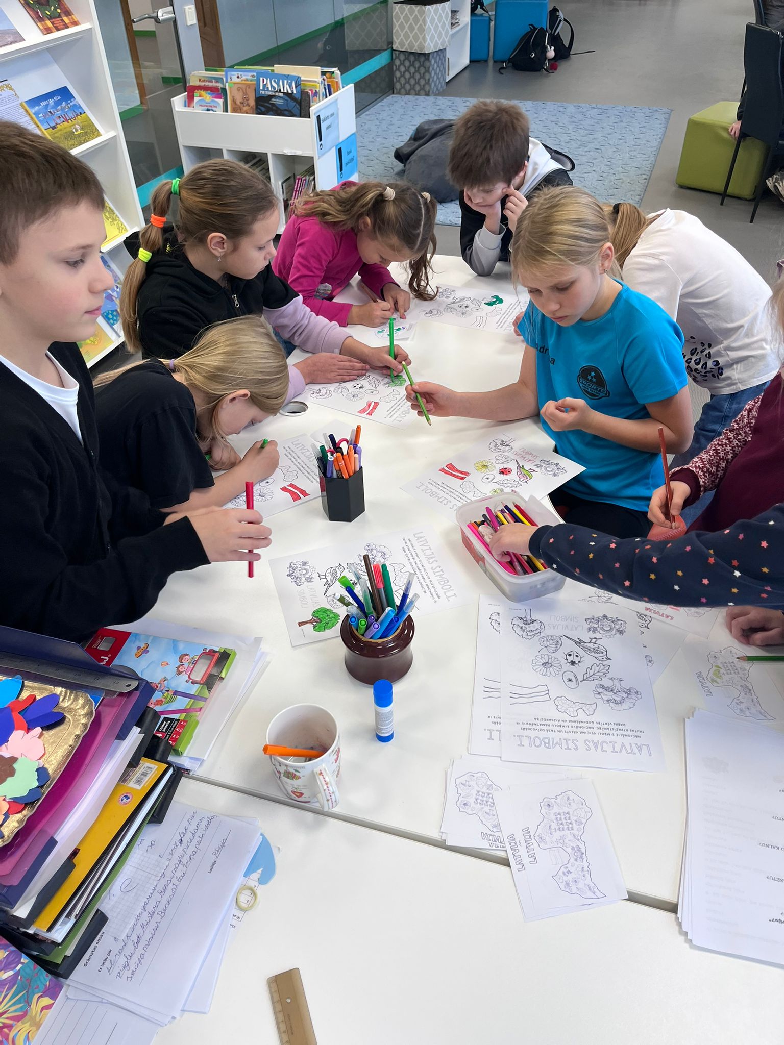 Valsts svētku aktivitātes bibliotēkā