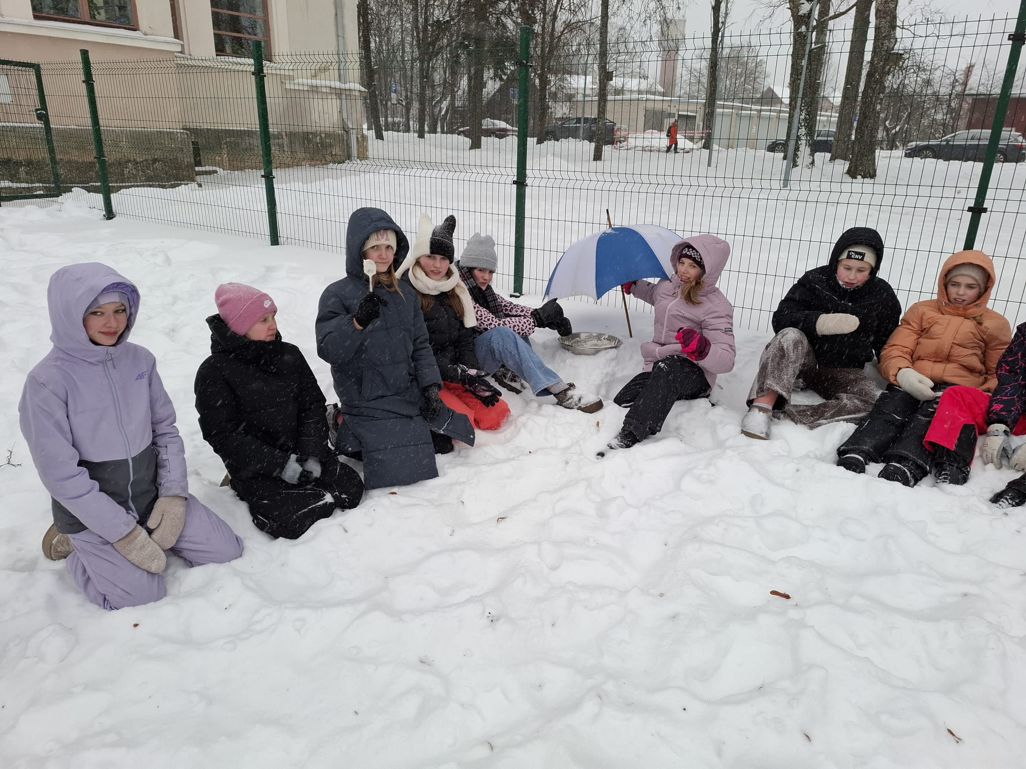 5.e kopā gatavo saldējumu