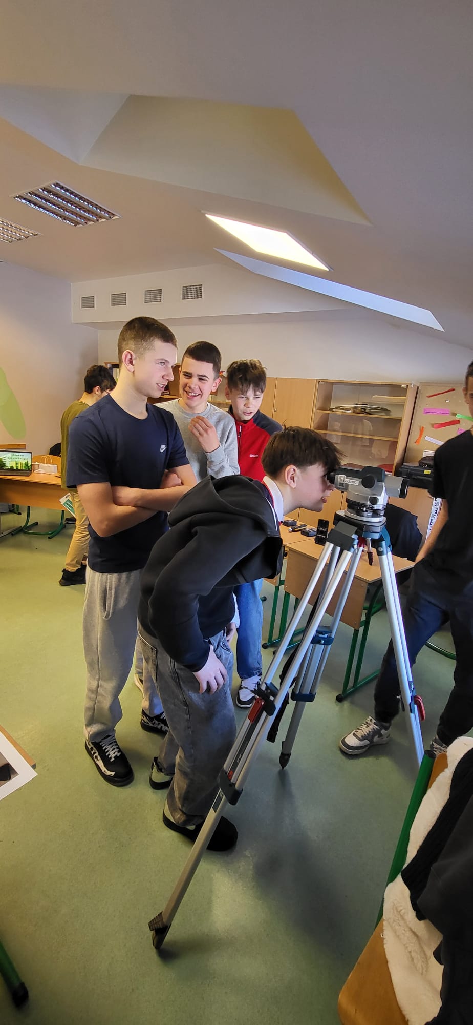 7.b iepazīst tālākizglītības iespējas