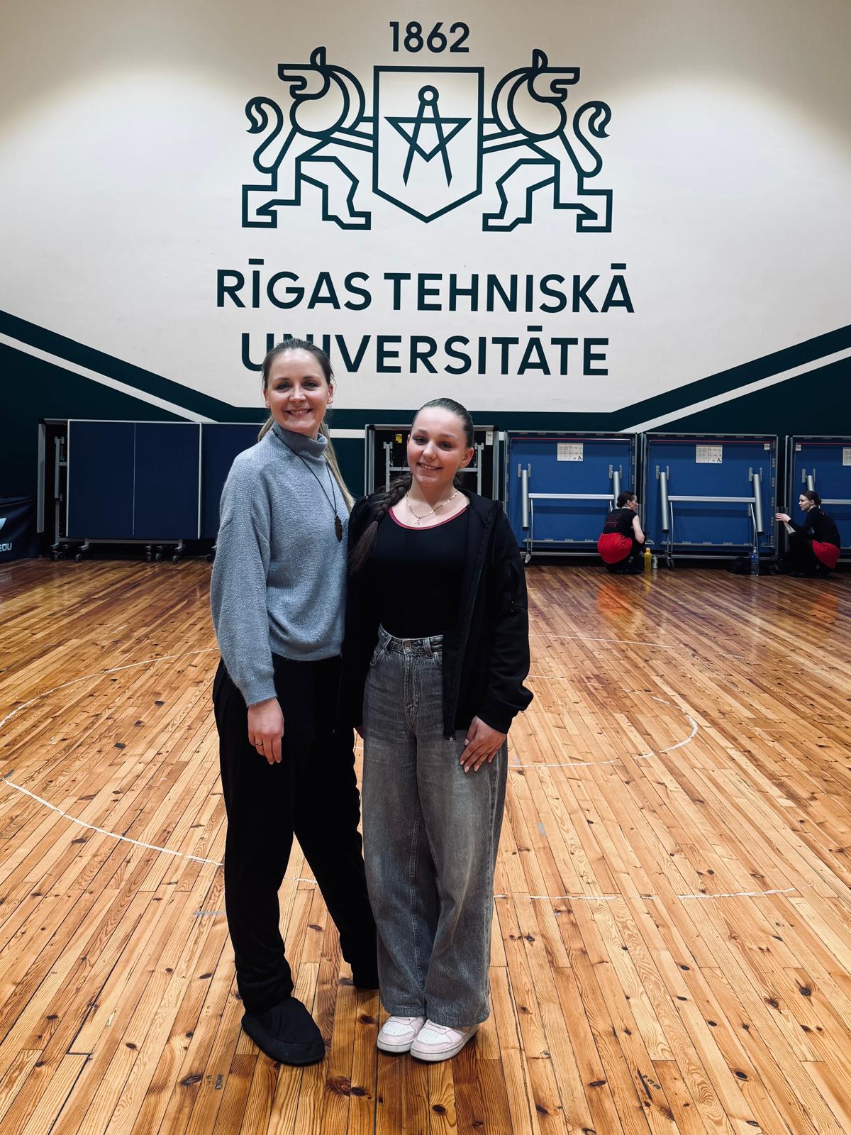 MOT piepilda Alises sapni!