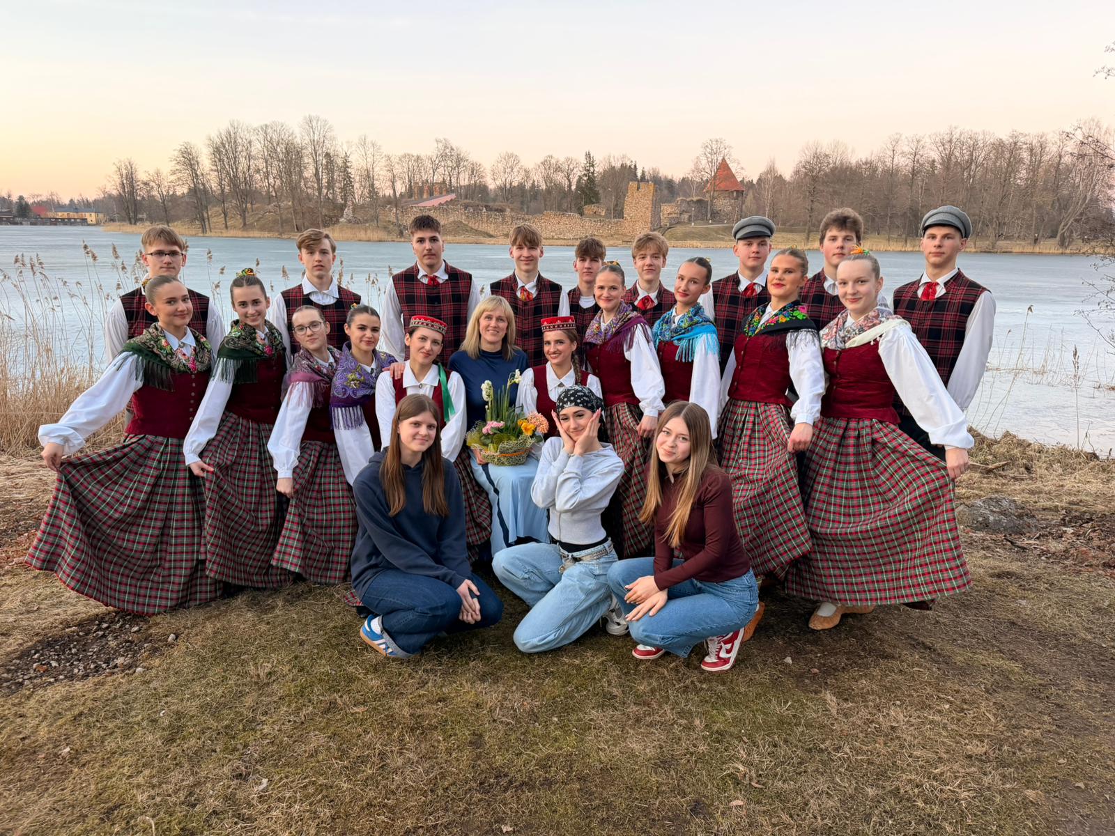 “Spārēni” deju skatē iegūst 1.pakāpi