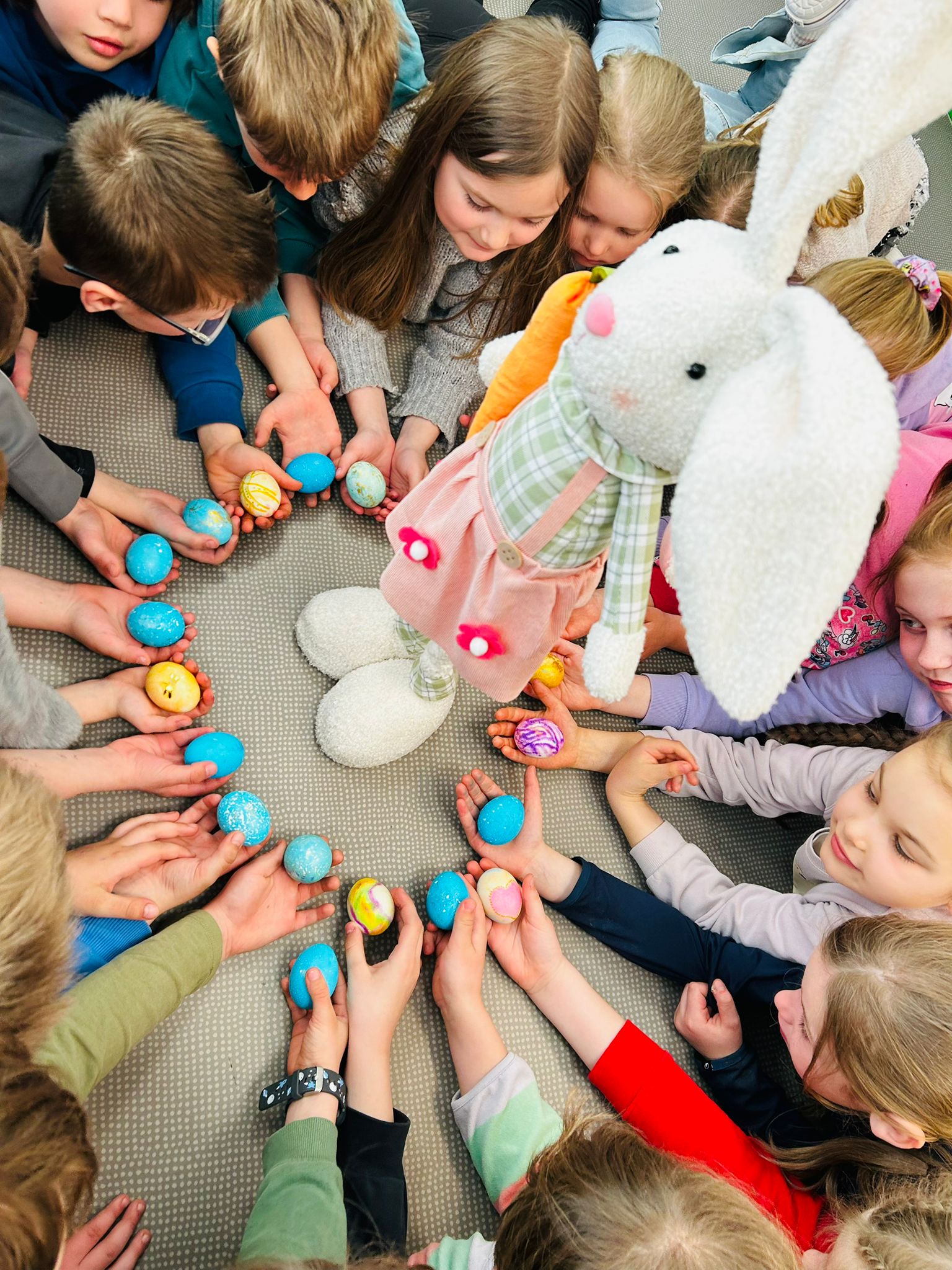 1.b svin Lieldienas!